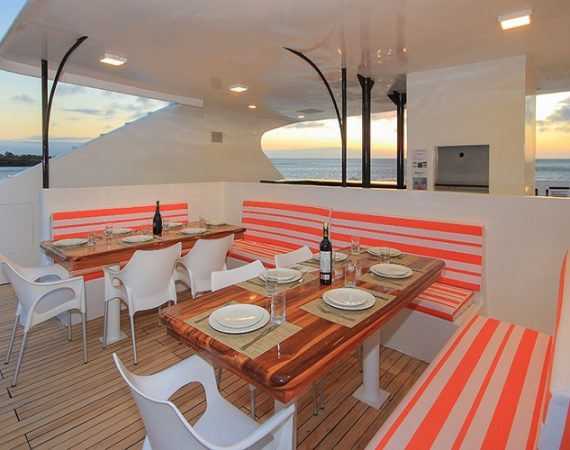 Grand Queen Beatriz Galapagos Cruise al fresco dining