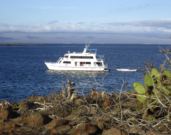 Fragata Galapagos Cruise yacht zodiac